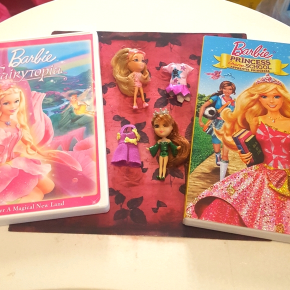 Barbie PEEK A BOO PETITES and 2 Barbie DVDs - Picture 1 of 9